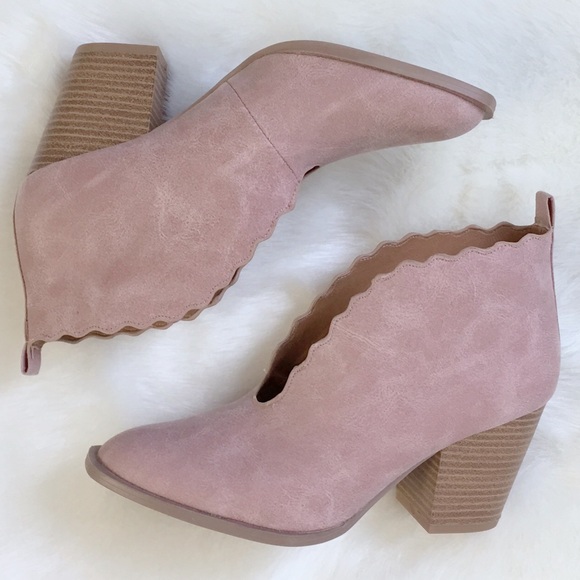1 LEFT❗️Blush Scalloped V Cut Bootie - Picture 8 of 8